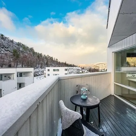 Apartman Stor Og Moderne I Indre Arna Gratis Parkering!! *