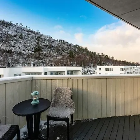 Stor Og Moderne I Indre Arna Gratis Parkering!! Lägenhet *